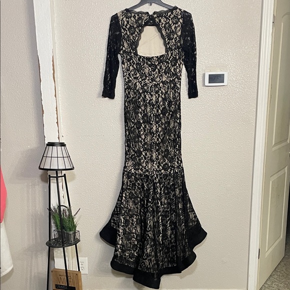 Venus Couture Black & Cream Fishtail Lace Dress Evening Gown Size 10 - Picture 13 of 13